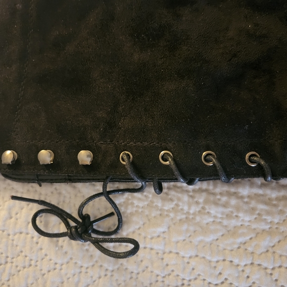 Boots - Picture 3 of 4